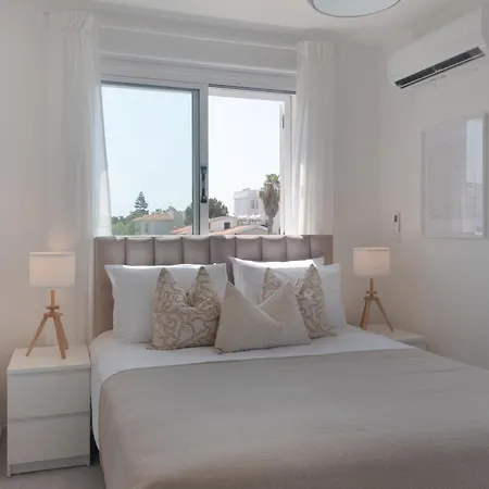 Appartement Phaedrus Living Terra Cotta Flat
