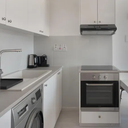 Phaedrus Living Terra Cotta Flat Paphos